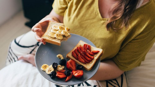 Feeling Hungry When Trying to Lose Weight? Avoid These 5 Mistakes Feeling Hungry When Trying to Lose Weight? Avoid These 5 Mistakes